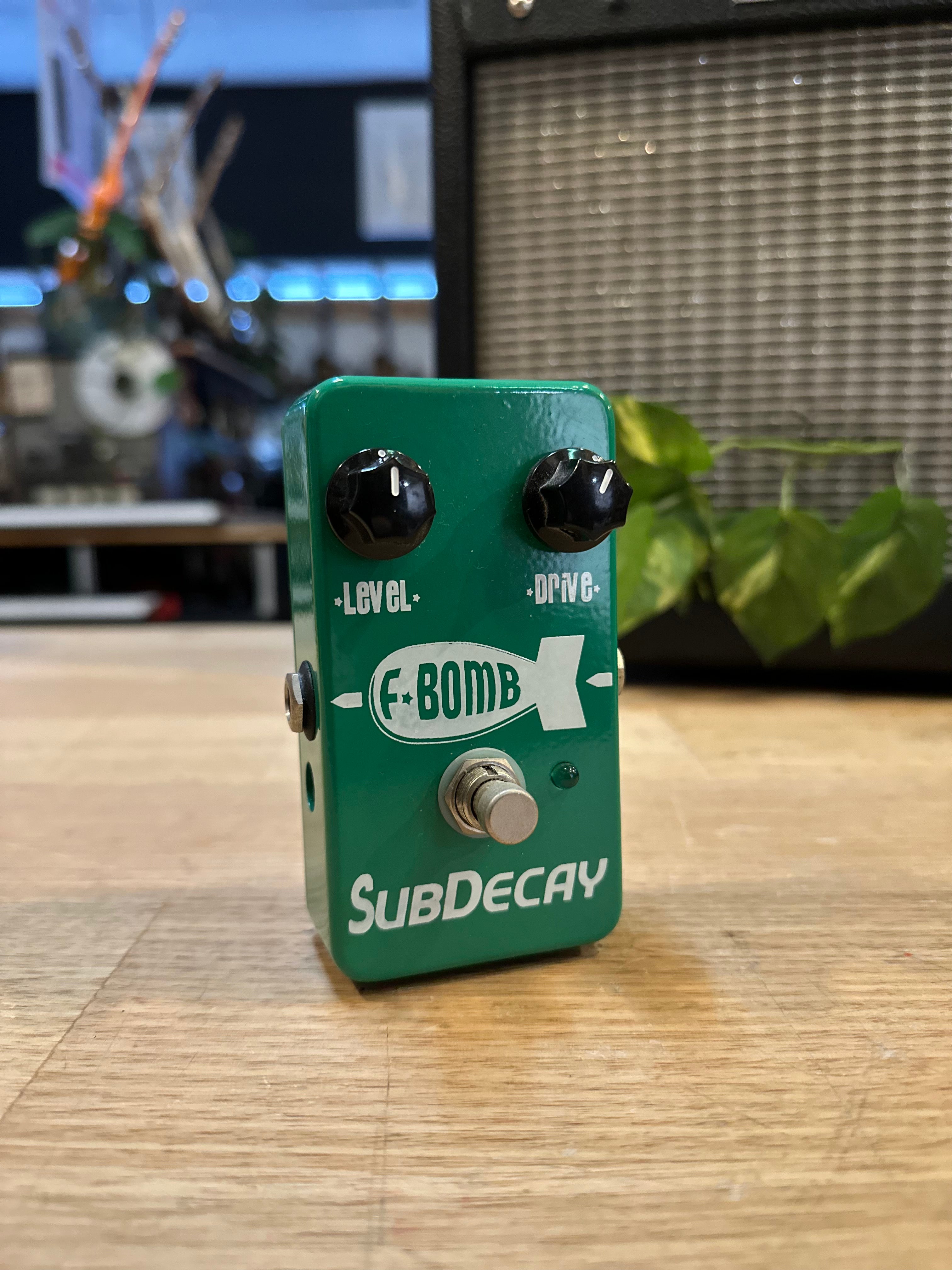 Subdecay | Fbomb | Fuzz | Pre-Loved Pedals Subdecay | Fbomb | Fuzz | Pre-Loved Pedals